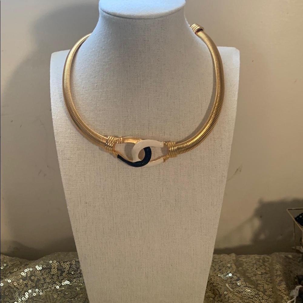 Elegant Gold and Black Necklace